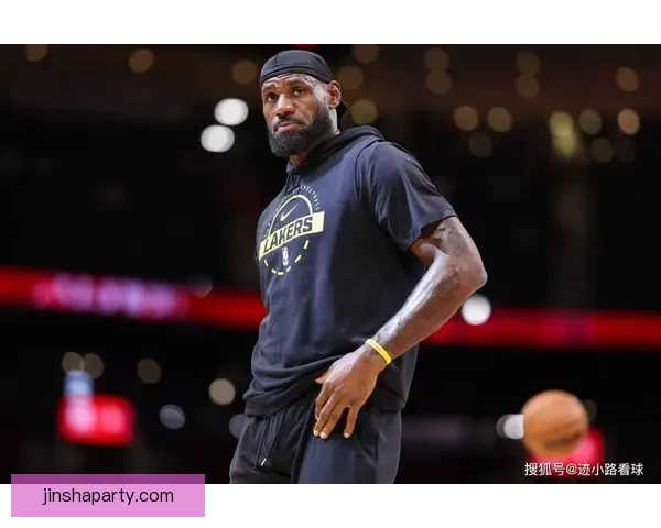 詹姆斯回顾十一年总决赛挫败 舆论标签与自我风格冲突解析
